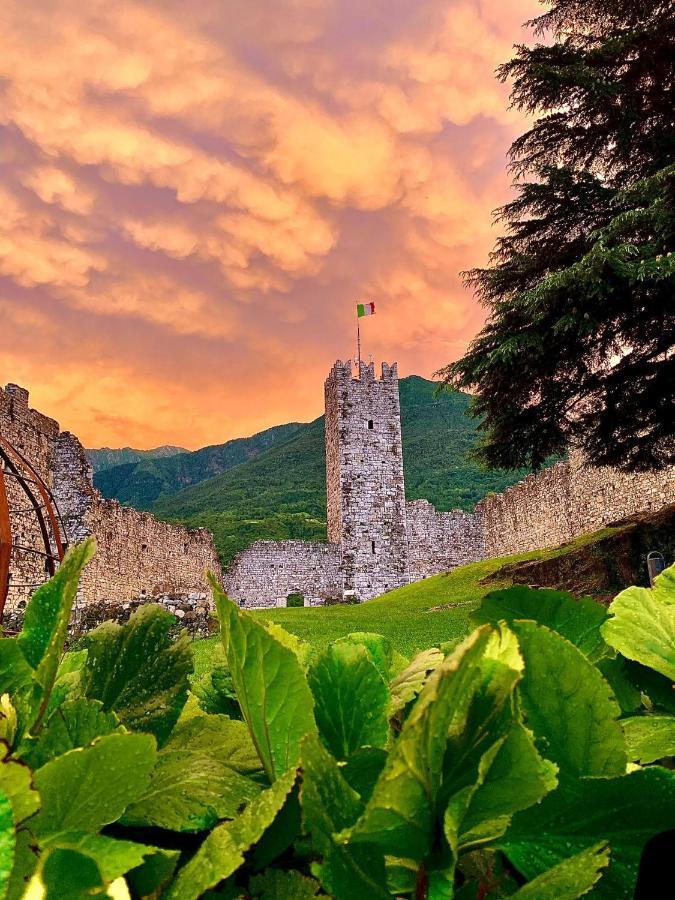 Villa La Casa Sulla Collina Del Castello Breno Exterior foto